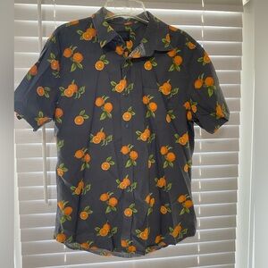 Men’s button down short sleeve size large